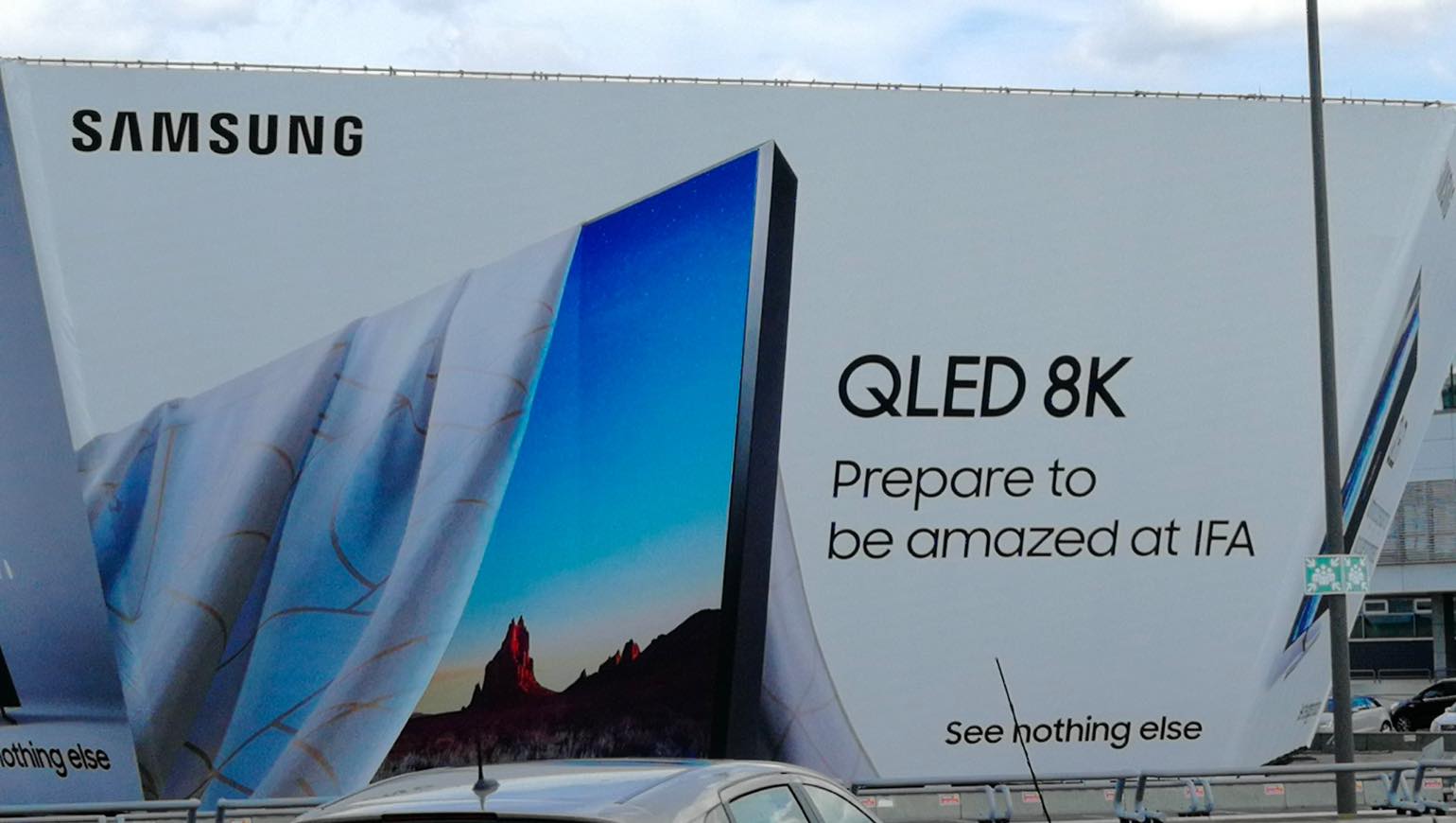 Samsung presents 8K QLED TV during IFA 2018